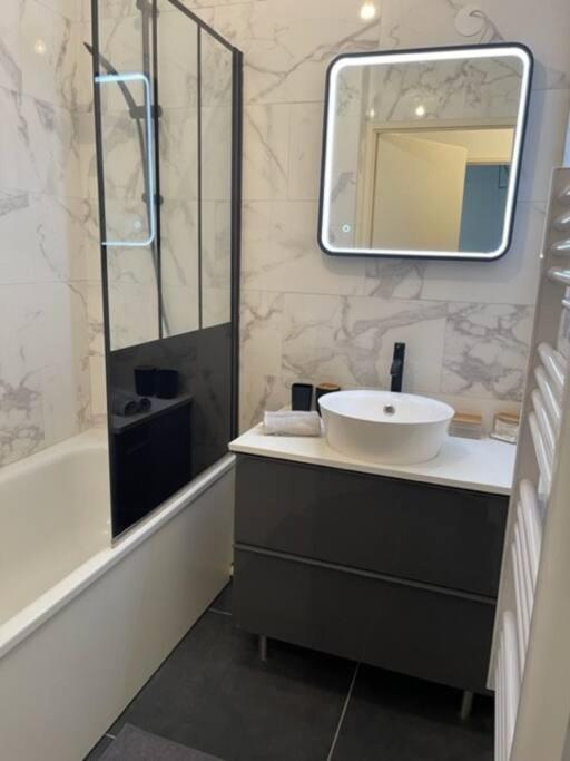 Mulhouse Grand T2 -  La Fonderie -Parking Gratuit Apartment Luaran gambar
